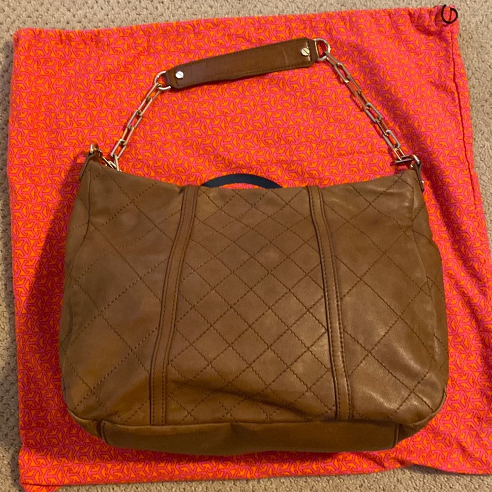 Tory burch hobo handbag with chain